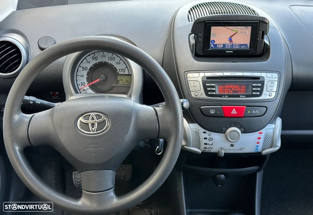 Toyota Aygo Connect - 14