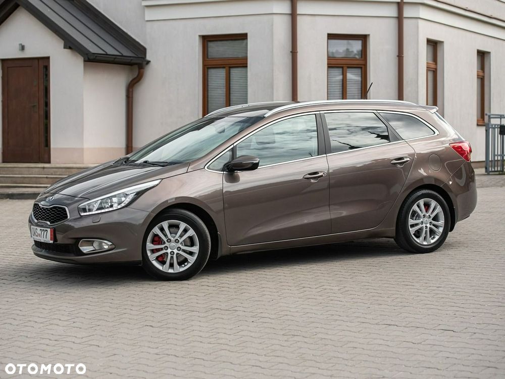 Kia Ceed 1.6 CRDi 128 Dream-Team Edition - 12