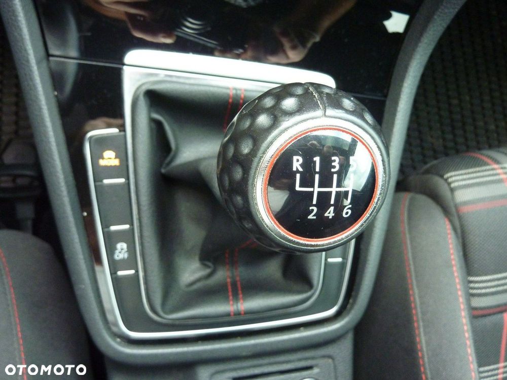 Volkswagen Golf - 35