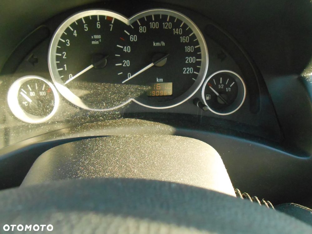 Opel Corsa 1.0 12V Cosmo - 7