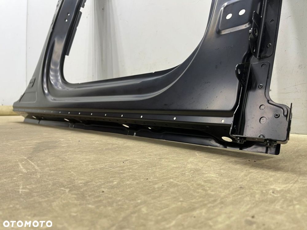 Poszycie Lamborghini Urus 18r.- prawy próg słupek A B środkowy ćwiartka rama drzwi reperaturka NOWA - 6