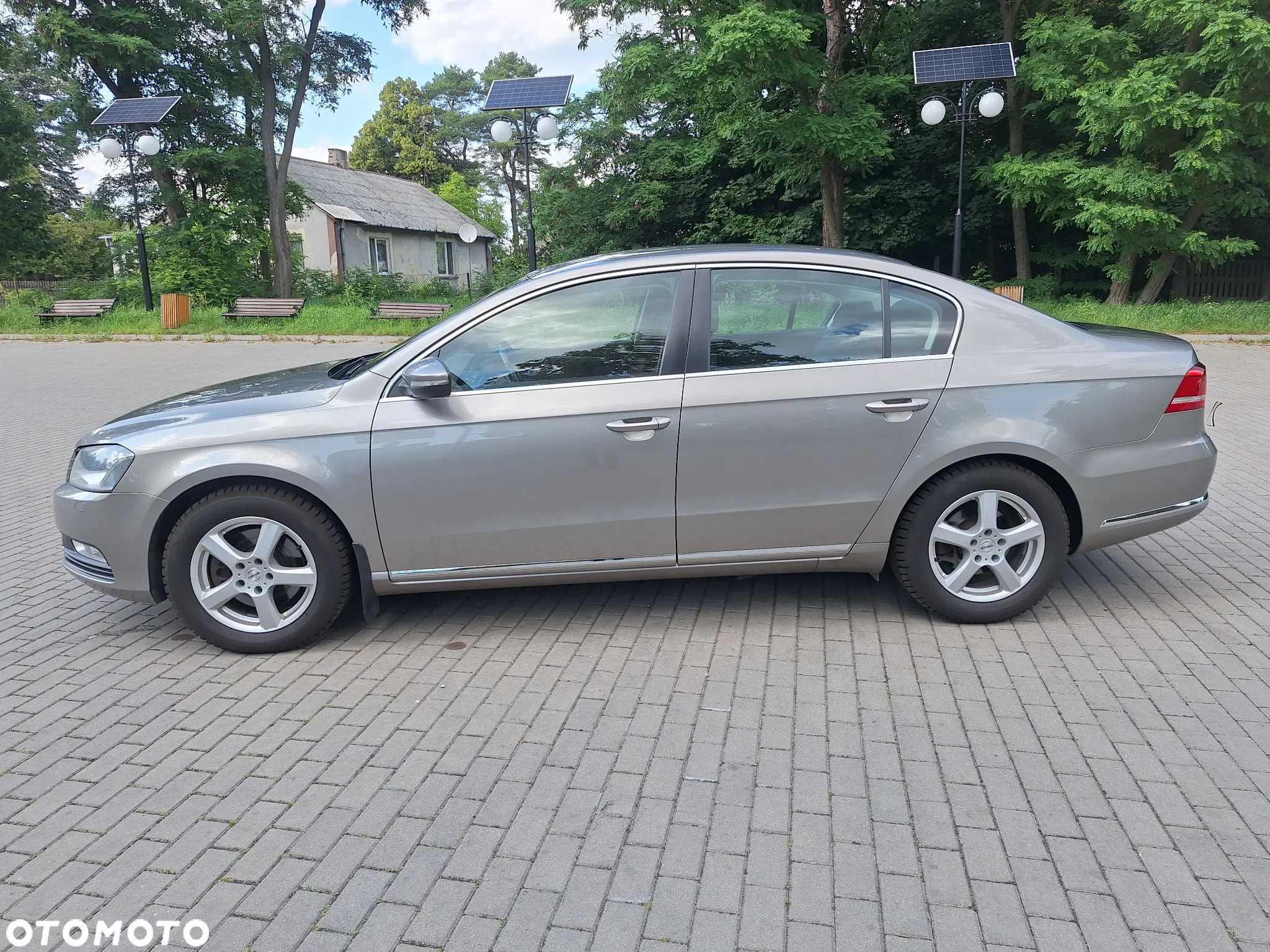 Volkswagen Passat 2.0 TDI Trendline - 17