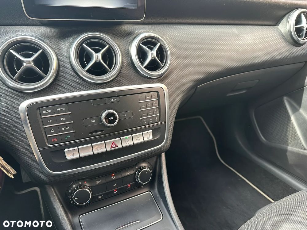 Mercedes-Benz Klasa A 180 7G-DCT - 20
