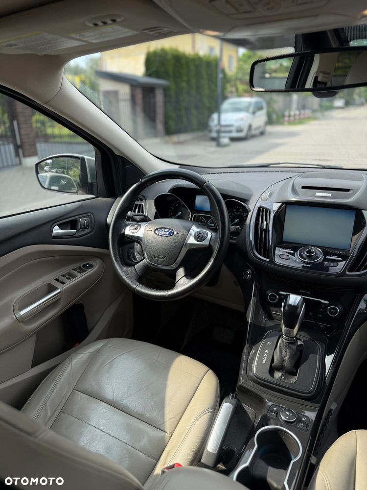 Ford Escape 2.0 EcoBoost AWD Titanium - 12