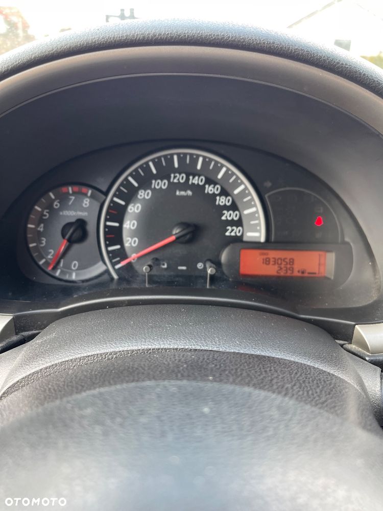 Nissan Micra 1.2 Bild der Frau - 23