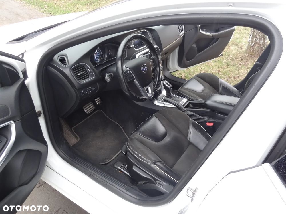 Volvo V40 D3 Geartronic RDesign - 11
