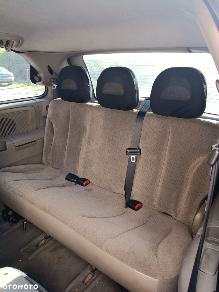 Chrysler Voyager 2.5 SE CRD - 8