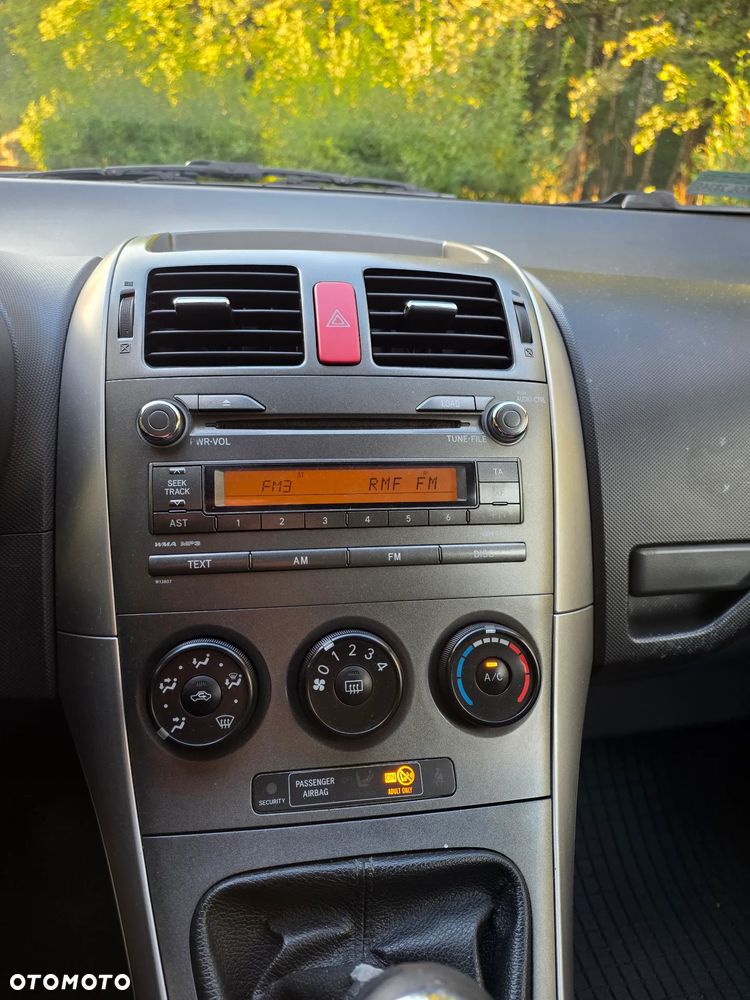 Toyota Auris 2.0 D-4D - 16