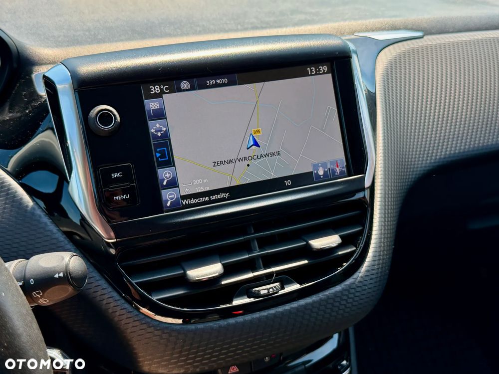 Peugeot 2008 1.2 Pure Tech Style S&S - 11