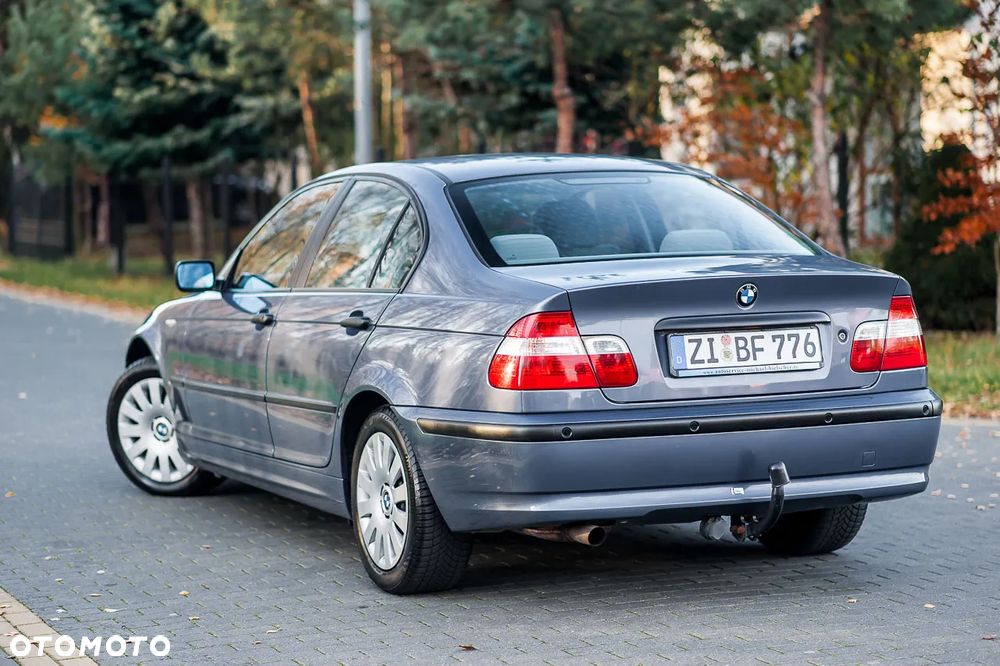 BMW Seria 3 - 36