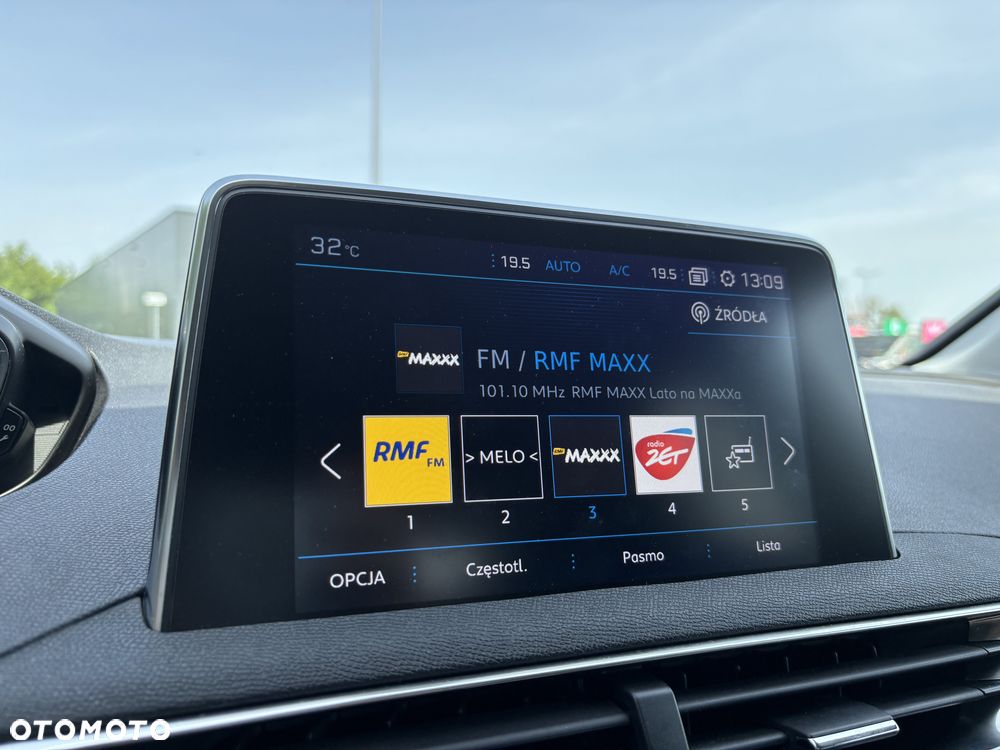 Peugeot 3008 1.2 PureTech Allure S&S - 8