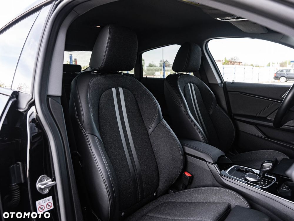 BMW Seria 2 218d Sport Line - 22