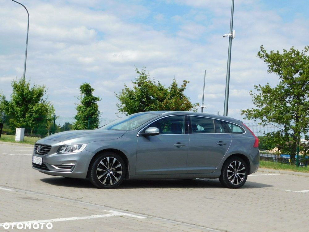 Volvo V60 D3 Drive-E Dynamic Edition (Momentum) - 1