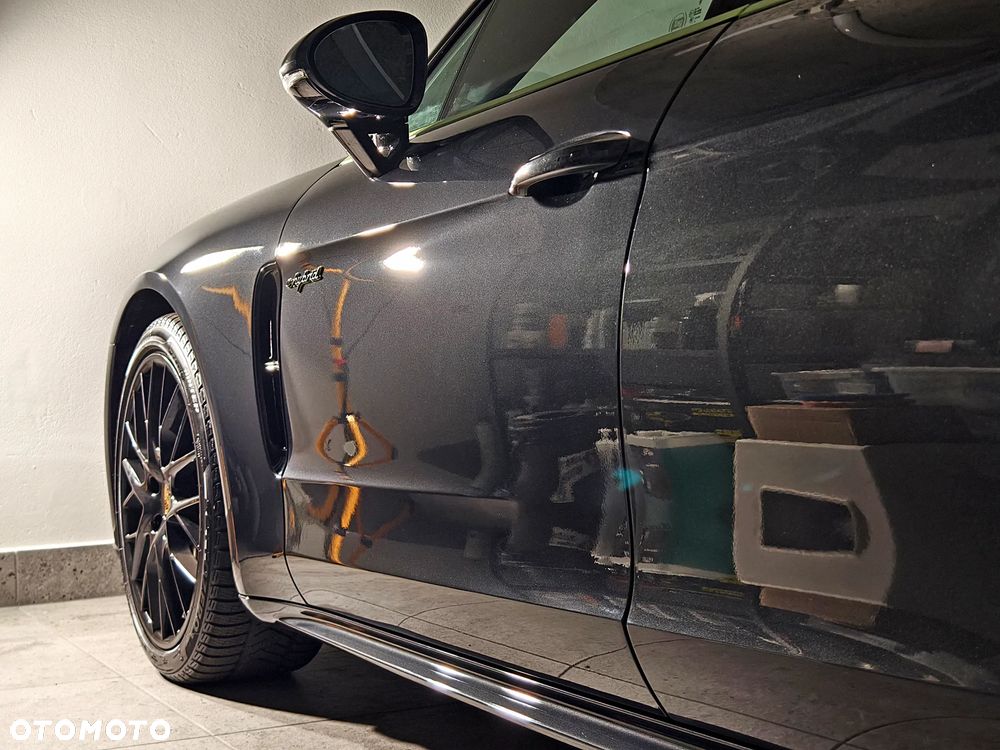 Porsche Panamera 4 E-Hybrid Platinum Edition - 17