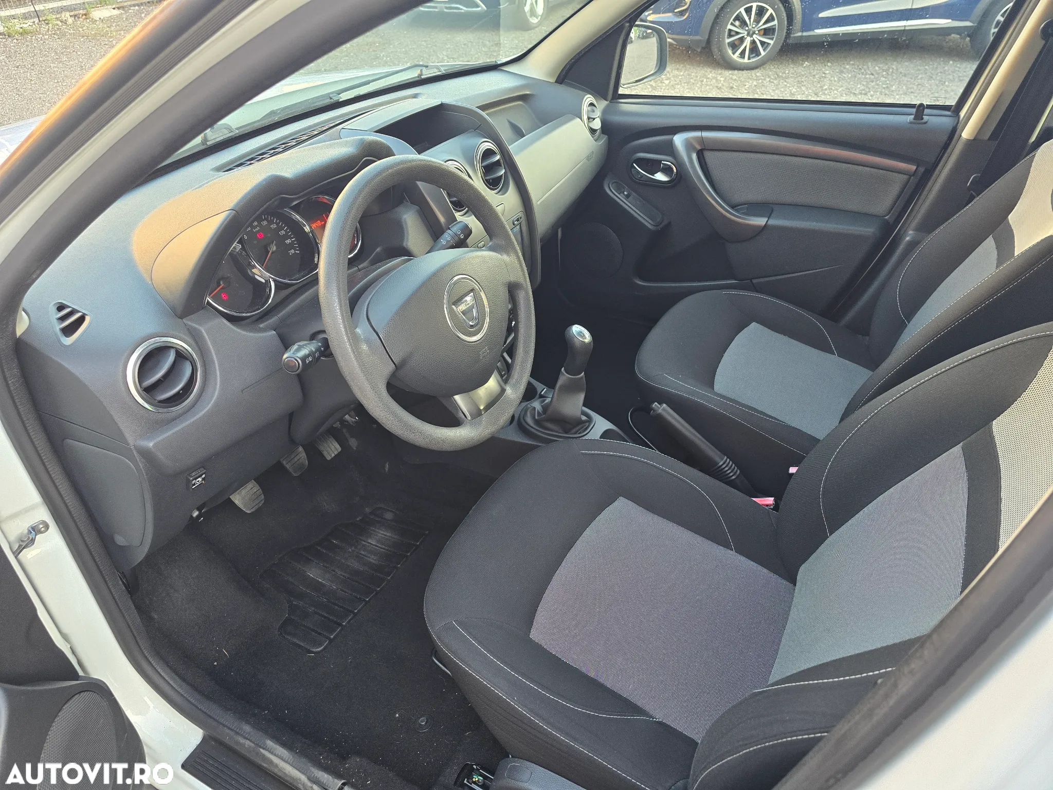 Dacia Duster 1.6 4x2 Laureate - 13