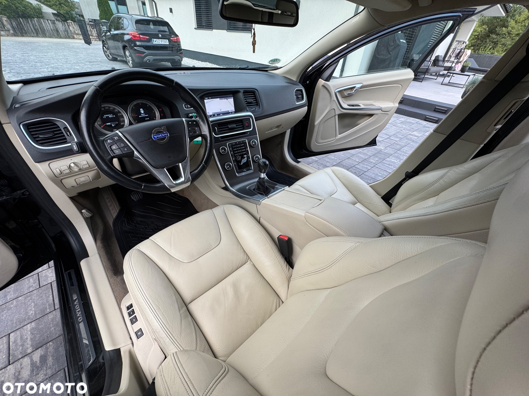 Volvo V60 D2 Summum - 32