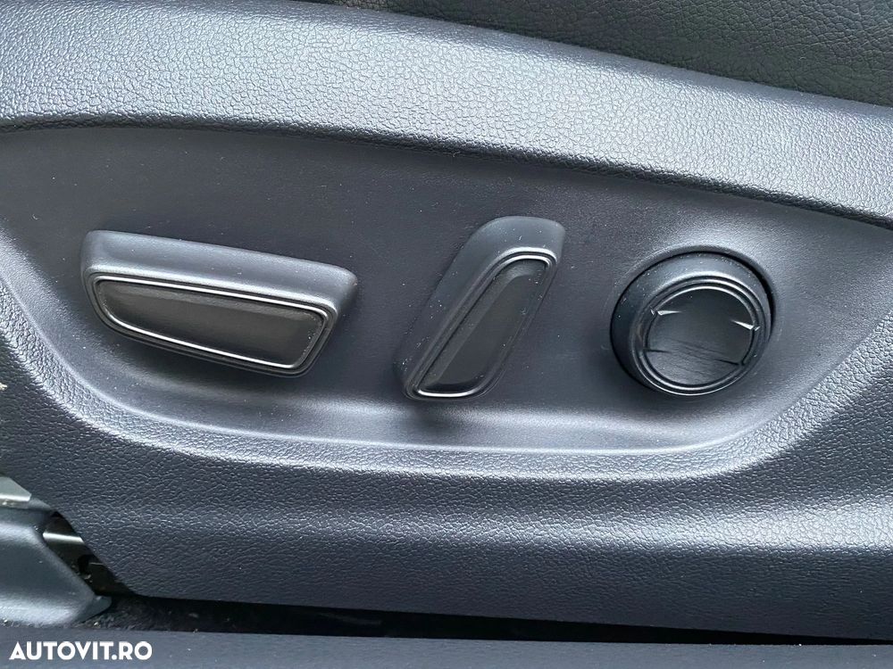 Toyota Camry 2.5 Hybrid Exclusive - 15