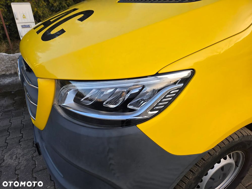 Mercedes-Benz Sprinter - 4