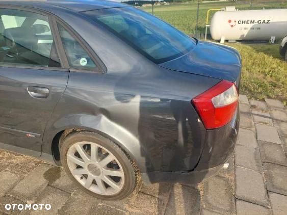 Audi A4 Limousine - 5