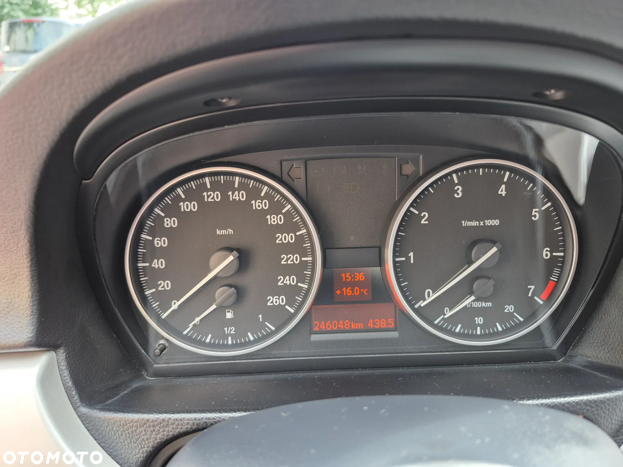 BMW Seria 3 318i Touring - 26