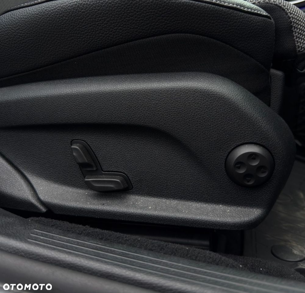 Mercedes-Benz Klasa E 220 d 4-Matic Business Edition - 24