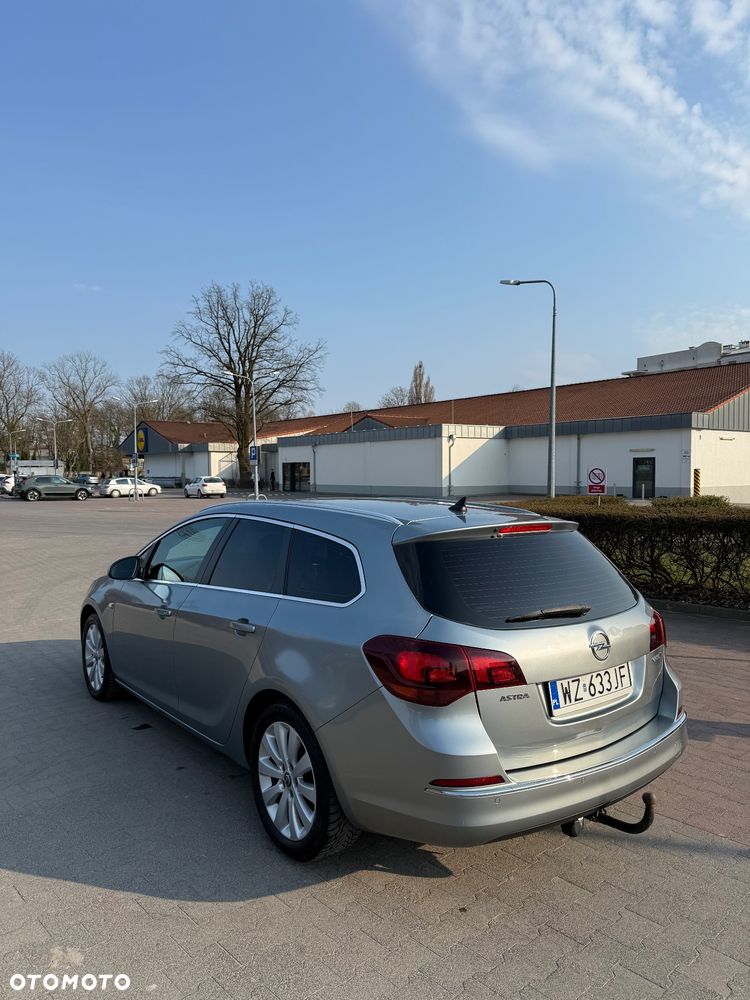 Opel Astra 1.7 CDTI DPF Cosmo - 4