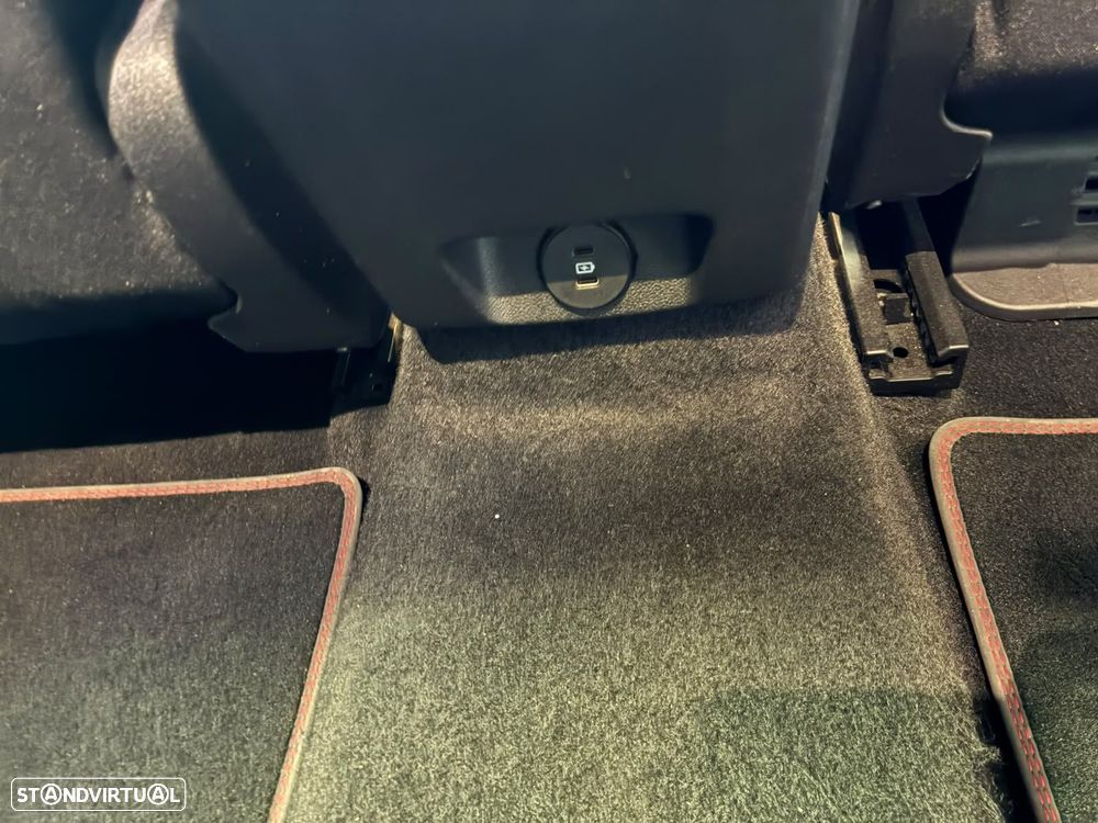Ford Focus 1.0 EcoBoost MHEV ST-Line - 42