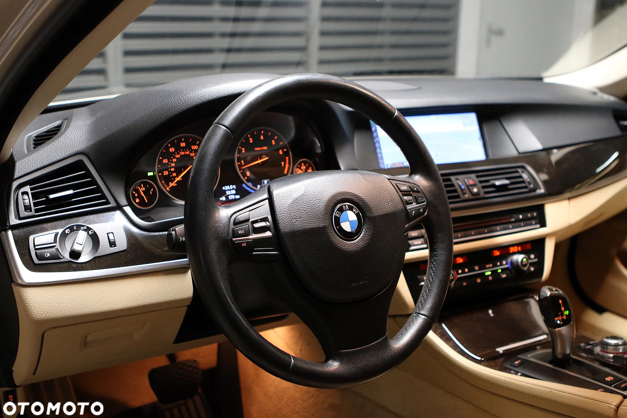 BMW Seria 5 528i - 19