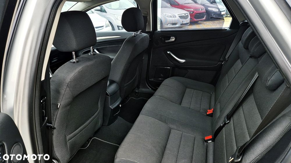 Ford Mondeo 2.0 Platinium X - 34