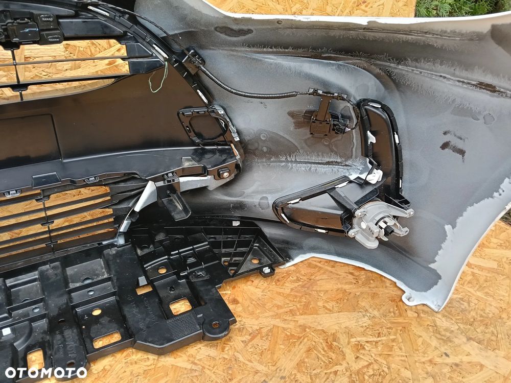 zderzak pas przedni belka błotnik chłodnice lampy Toyota Yaris IV 1.5 Hybrid - 38