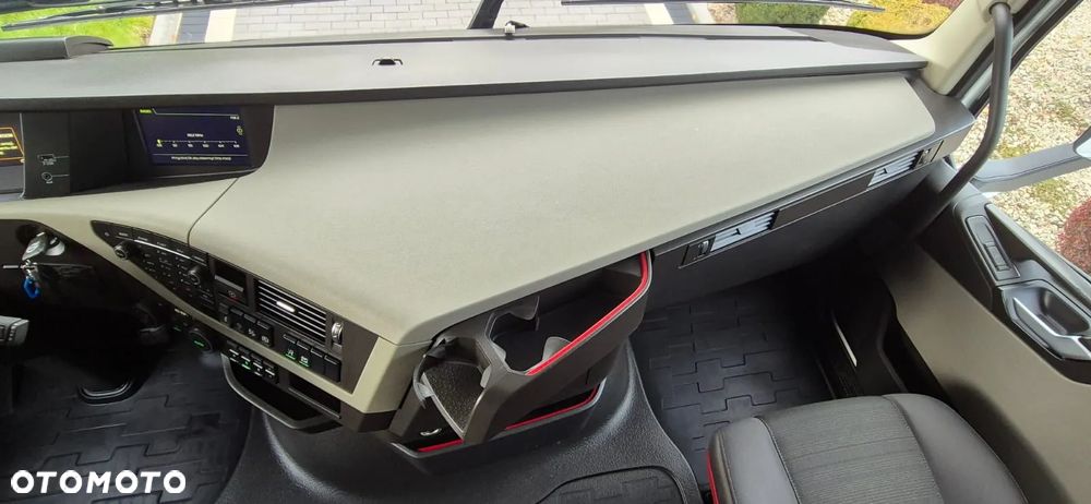 Volvo VOLVO///FH///500///GLOBETROTTER/ XXL///2018///NOWE OPONY/// ZABUDOWY MIĘDZYOSIOWE/// WYŚWIETLACZ OBCIĄŻENIA/// STANDARD/STAN BARDZO DOBRY - 28