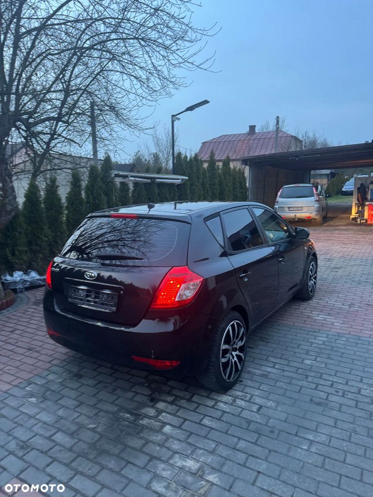 Kia Ceed - 5