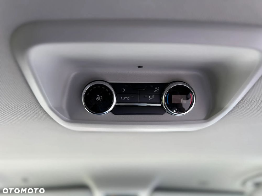 Volkswagen Caravelle 2.0 TDI L2 4Motion Life - 23
