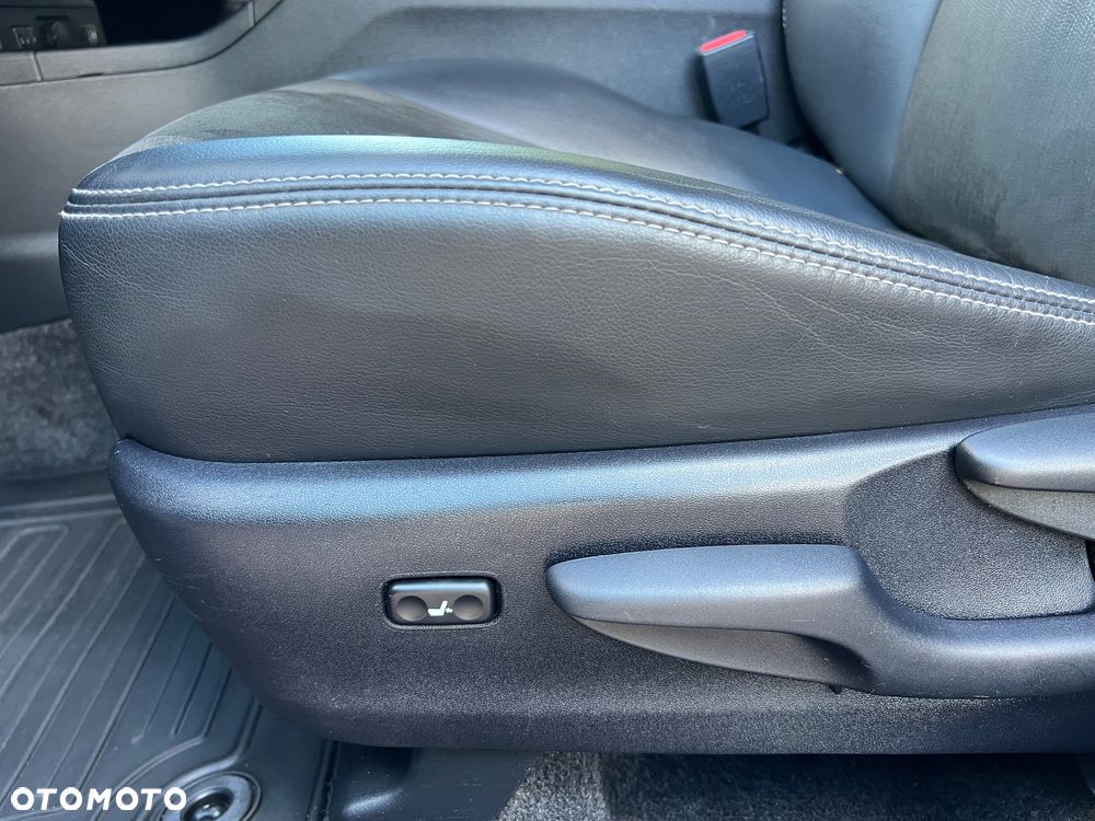 Toyota Prius 1.8 Hybrid Premium - 30