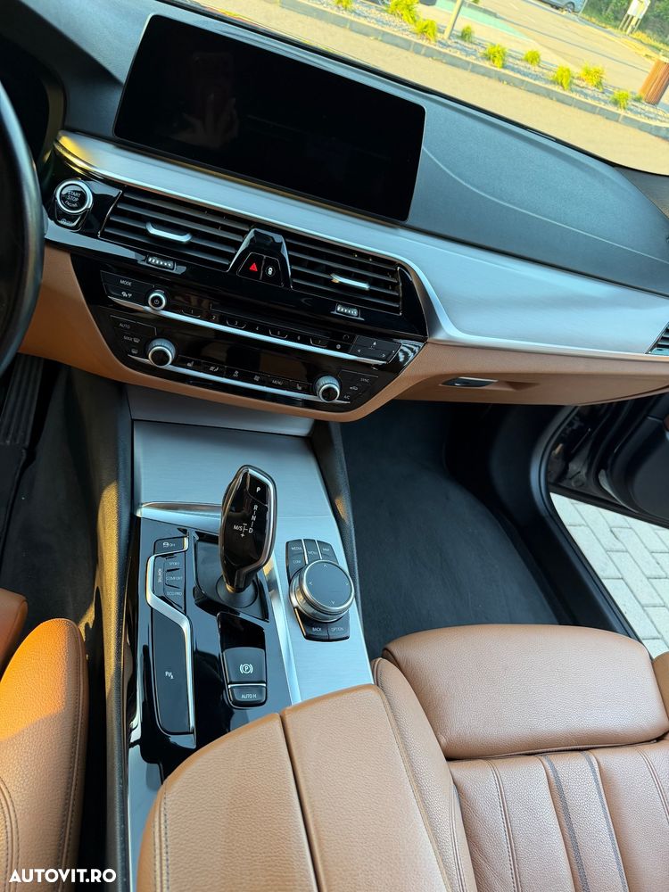 BMW Seria 5 530i xDrive AT - 8
