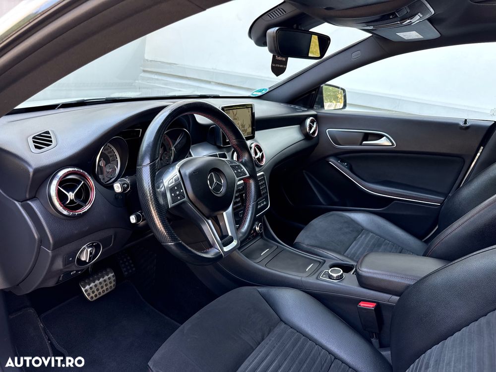Mercedes-Benz CLA 220 CDI 7G-DCT AMG Line - 12