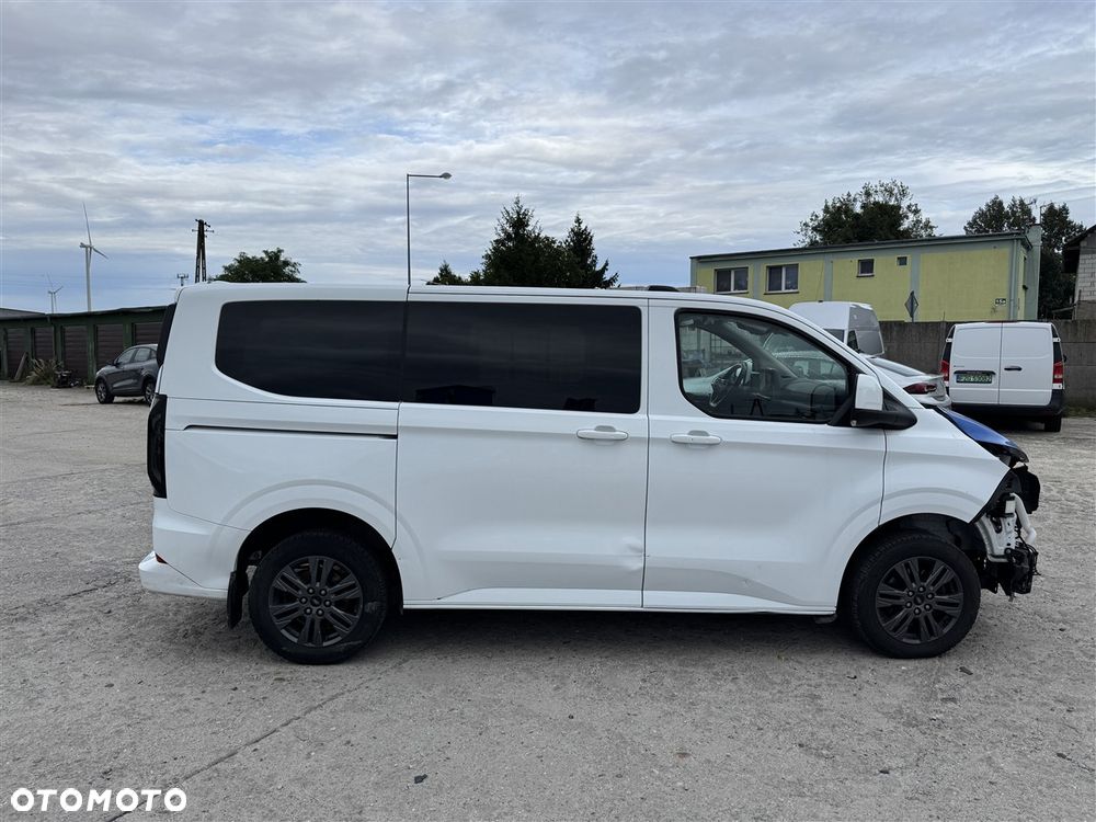 Ford Tourneo Custom - 5
