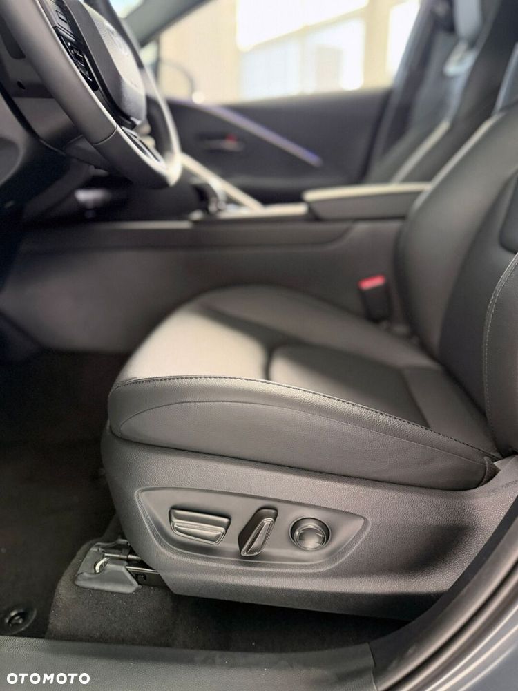 Toyota C-HR 2.0 PHEV Dynamic Force Executive - 21
