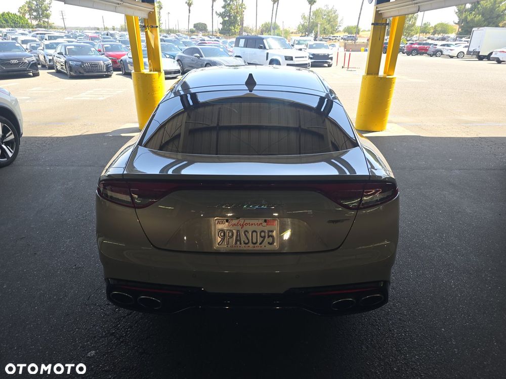 Kia Stinger - 6