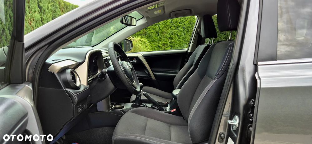 Toyota RAV4 2.0 D-4D Premium - 8