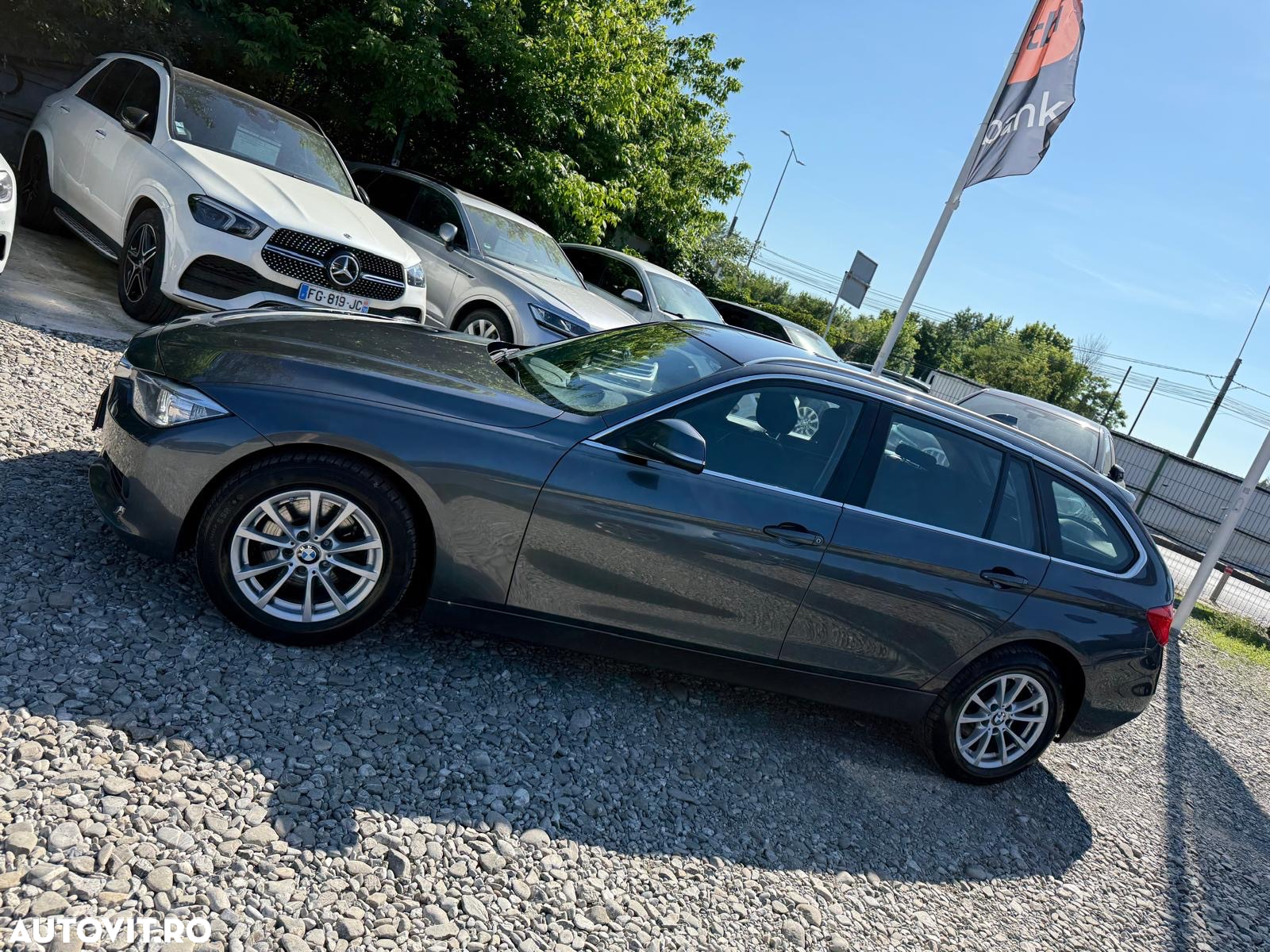 BMW Seria 3 320d xDrive - 38