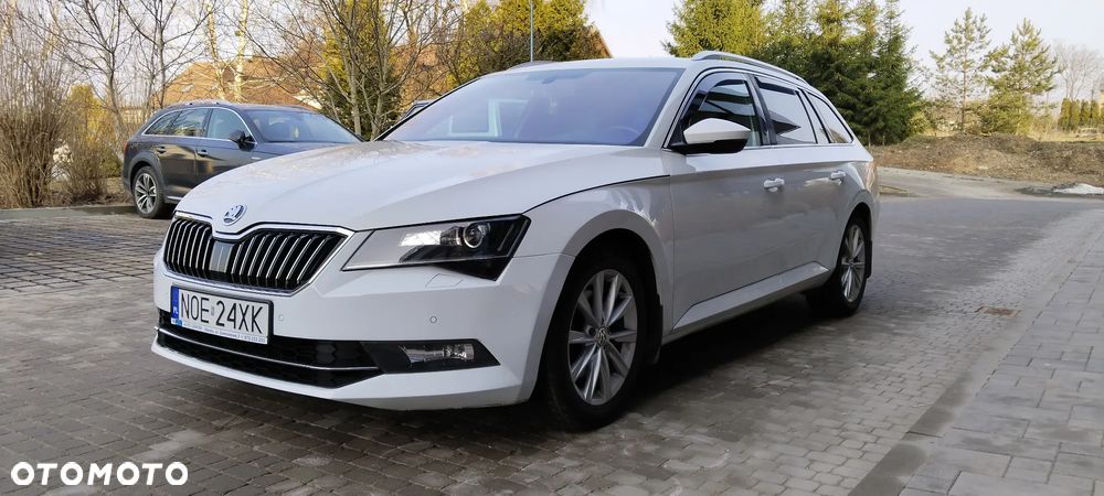 Skoda Superb 2.0 TDI DSG Sportline - 5