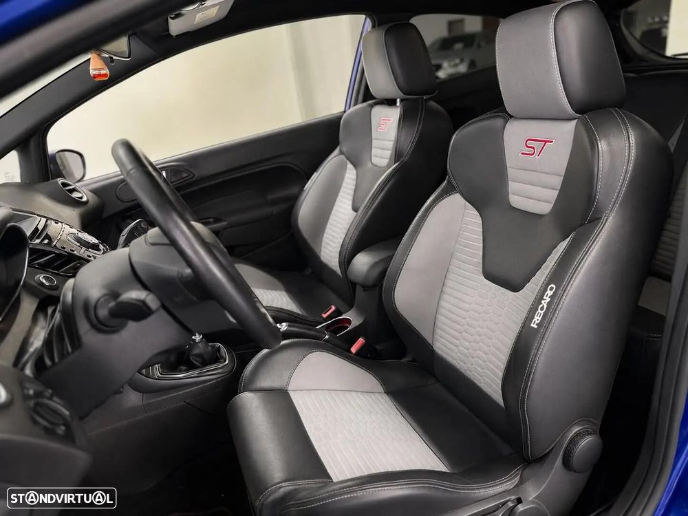 Ford Fiesta 1.6 EcoBoost c/ Pack Pele Desportiva ST - 12