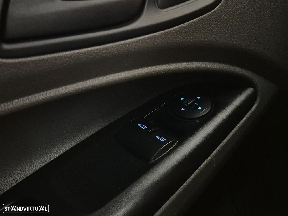 Ford Transit Connect L2 - 2023 | GARANTIA | NACIONAL - LONGA - 18