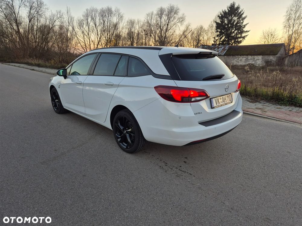 Opel Astra 1.4 Turbo 120 Jahre - 4