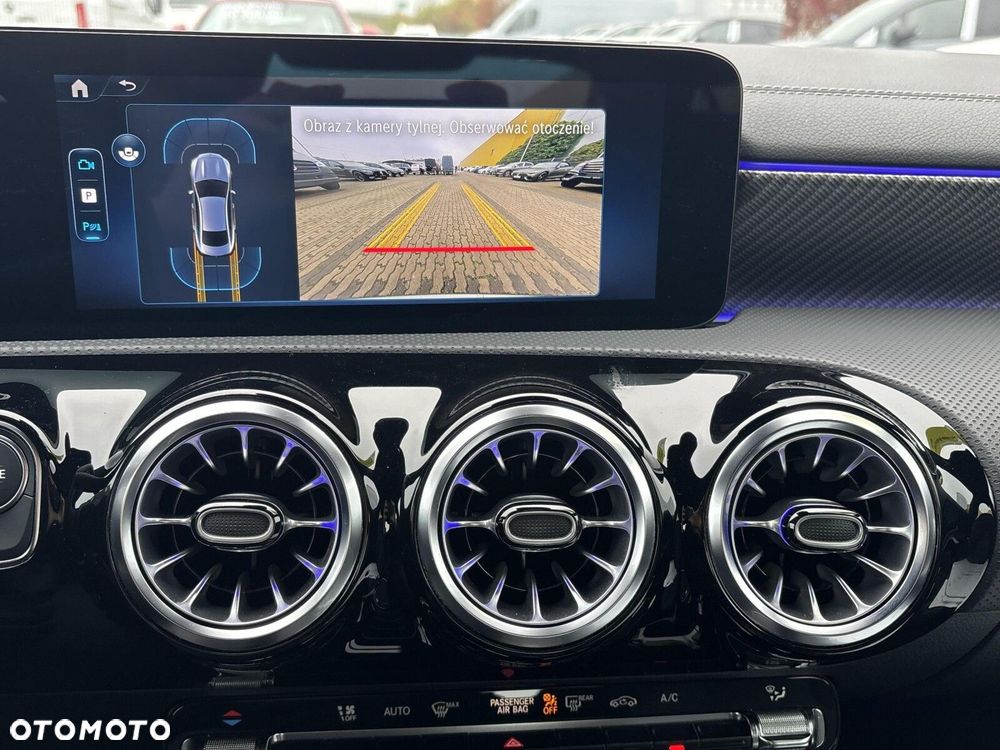 Mercedes-Benz CLA 180 Progressive 7G-DCT - 27