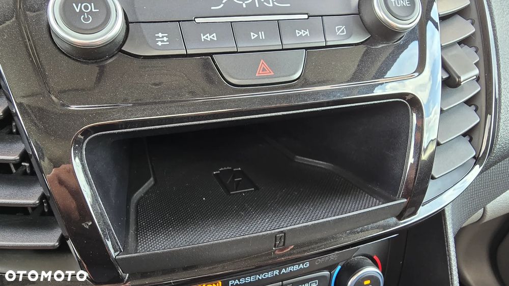 Ford Tourneo Connect 1.5 TDCi Start-Stop Titanium - 20