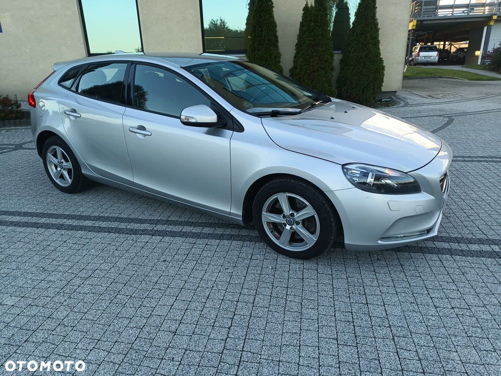 Volvo V40 D4 Momentum - 8