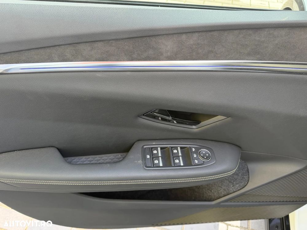 Renault Megane E-TECH 60 kWh 220 CP Iconic - 11