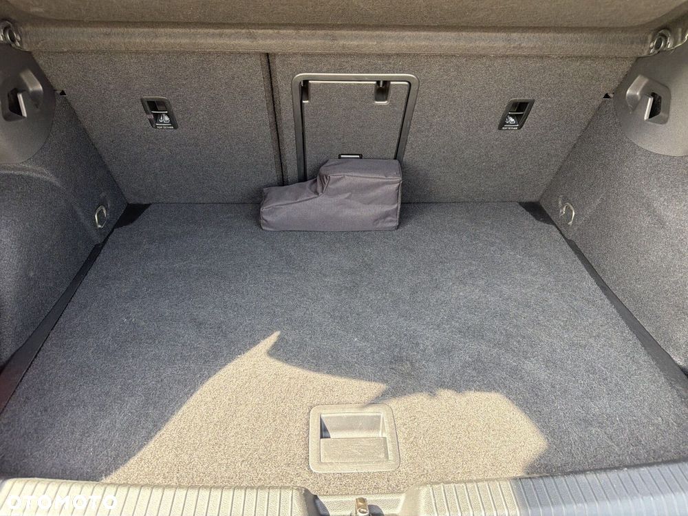 Volkswagen Golf - 27